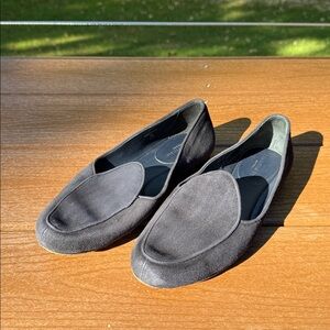 Lafayette 148 New York Navy Suede Loafer 37 1/2  equal to a 7.5.